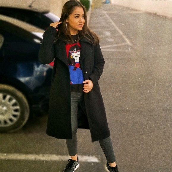 Meet your Posher, Claudia - Picture 3 of 4